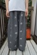 画像1: 【USED】mikio sakabe(ミキオサカベ)グレーウール地刺繍デザインワイドパンツ (1)