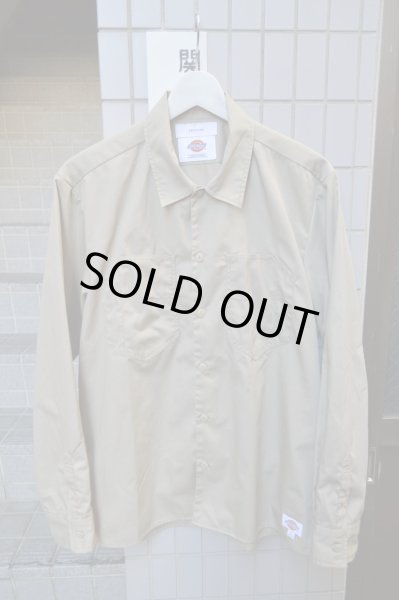 画像2: 【USED】FACETASM×Dickies(ファセッタズム×ディッキーズ)ベージュワークシャツ (2)