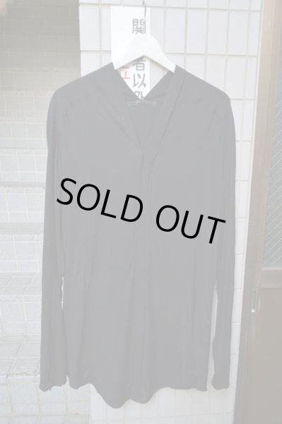 画像2: 【USED】MA JULIUS(エムエー ユリウス)黒シャドーストライプ柄羽織シャツ (2)