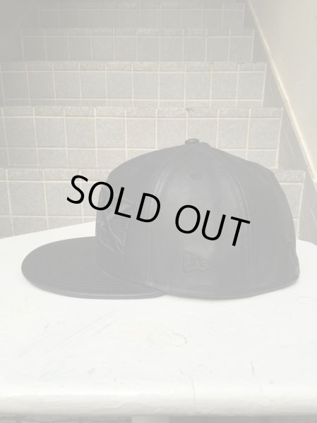 画像3: 【USED】KTZ×NEWERA(ココントウザイ×ニューエラ)ロゴ刺繍レザーキャップ (3)