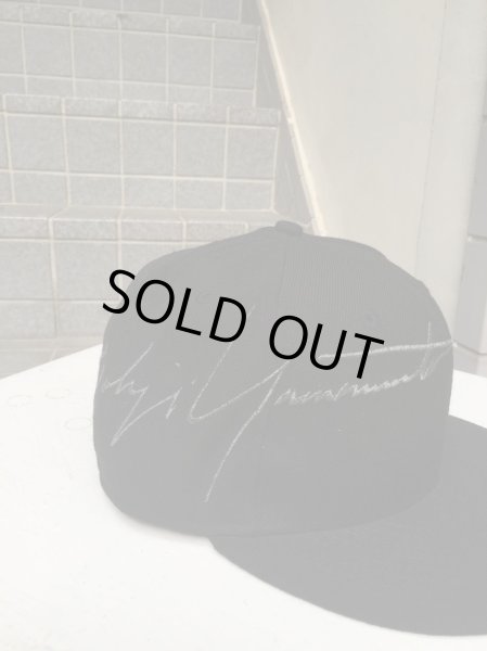 画像2: 【Yohji Yamamoto POUR HOMME×NEW ERA ヨウジヤマモト プールオム×ニューエラ】ロゴ刺繍キャップ (2)