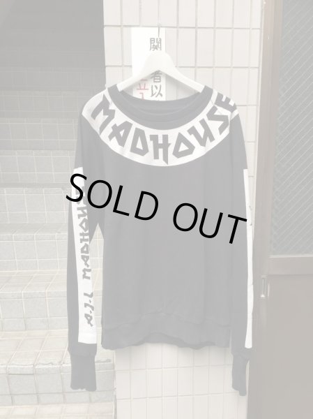 画像2: 【A.J.L MADHOUSE BY ASGER JUEL LARSEN アスガージュエルラーセン】プリントフィンガーホールスウェット (2)