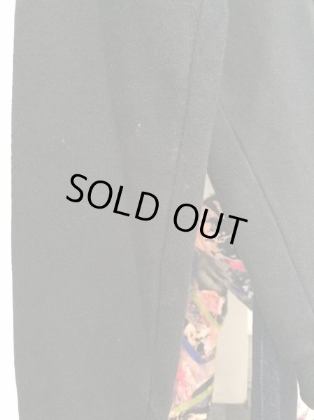 画像5: 【A.J.L MADHOUSE BY ASGER JUEL LARSEN アスガージュエルラーセン】プリントフィンガーホールスウェット (5)