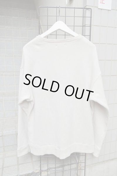 画像2: 【YEAH RIGHT イェーライト】立体パッチ装飾スウェット (2)