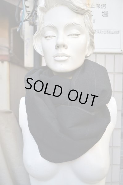 画像5: 【my beautiful landlet マイビューティフルランドレット】黒ウール地中綿入りスヌード (5)