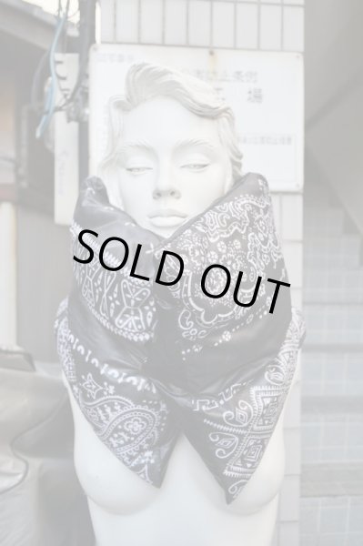 画像2: 【FACETASM ファセッタズム】黒柄ダウンマフラー (2)