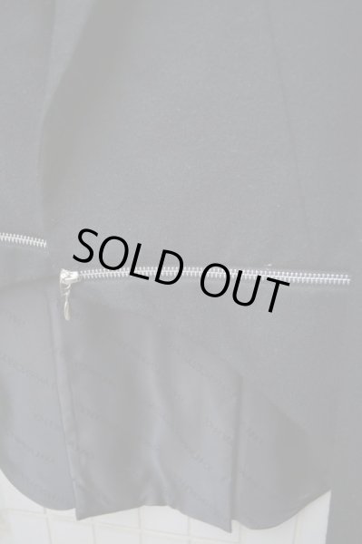 画像4: 【JOHNLAWRENCE SULLIVAN ジョンローレンスサリバン】ジップ装飾燕尾テーラードジャケット (4)