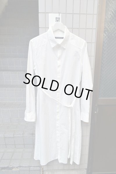 画像1: 【DRESSEDUNDRESSED ドレスドアンドレスド】白紐ベルト付きロングシャツ (1)