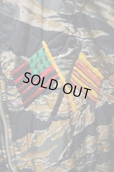 画像4: 【DIESEL ディーゼル】タイガーカモ柄キルティング刺繍ブルゾン (4)