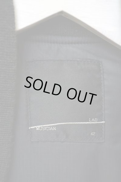 画像4: 【LAD MUSICIAN ラッドミュージシャン】黒ミニマルMA-1ジャケット (4)