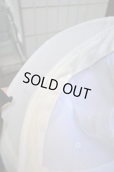 画像6: 【KTZ ココントウザイ】白パッチ装飾キャップ (6)