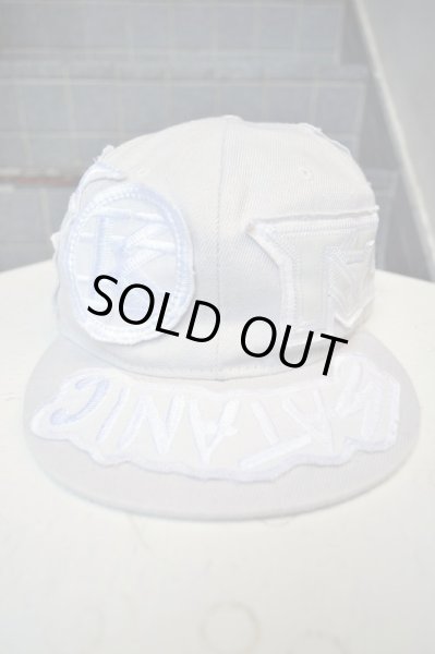 画像2: 【KTZ ココントウザイ】白パッチ装飾キャップ (2)