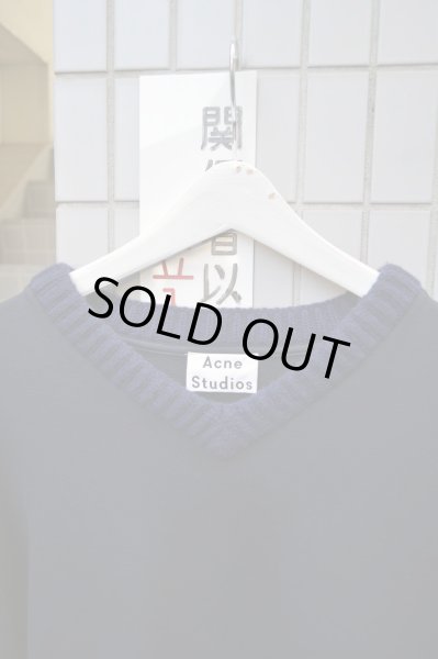 画像3: 【Acne Studios アクネ ストゥディオズ】エルボーパッチVネックスウェット (3)