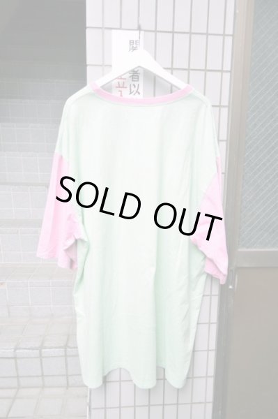 画像2: 【Daniel Palillo ダニエルパリッロ】グリーン×ピンク切替デザインオーバーサイズカットソー (2)