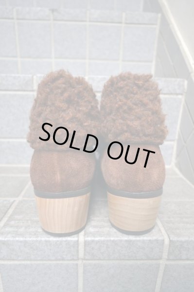 画像4: 【banal chic bizarre バナルシックビザール】ベロアレザー×ボアモカシンヒールブーツ ブラウン (4)