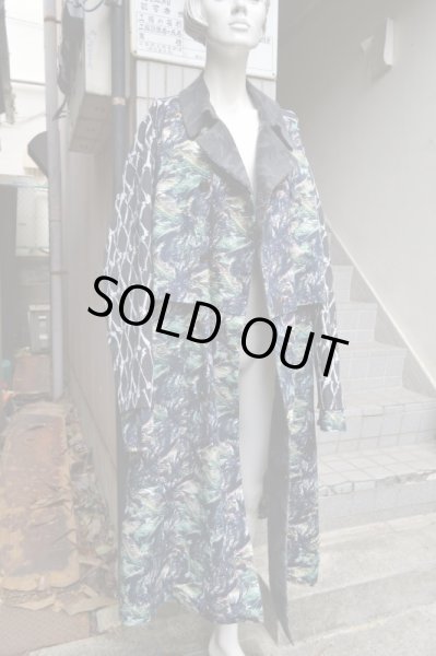 画像8: 【JUVENILE HALL ROLLCALL ジュベナイル ホール ロールコール】クロスボーン×グラフィック総柄切替トレンチコート (8)