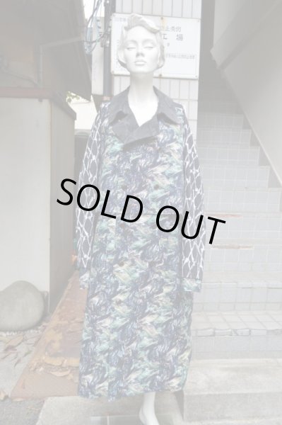 画像7: 【JUVENILE HALL ROLLCALL ジュベナイル ホール ロールコール】クロスボーン×グラフィック総柄切替トレンチコート (7)