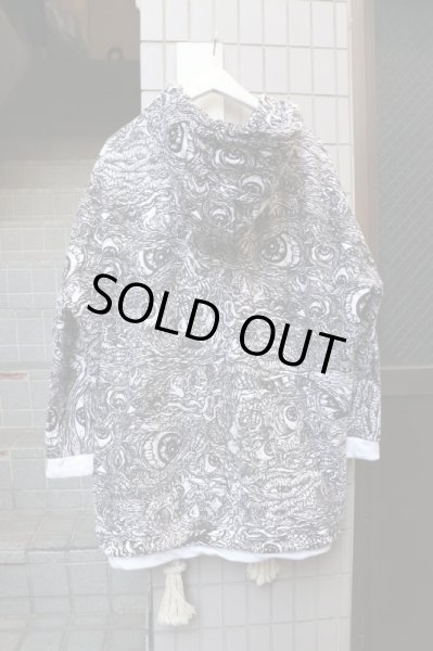 画像2: 【M:E×RBT CO エム イー×アールビーティ】モンスター柄縄紐ロングパーカー (2)