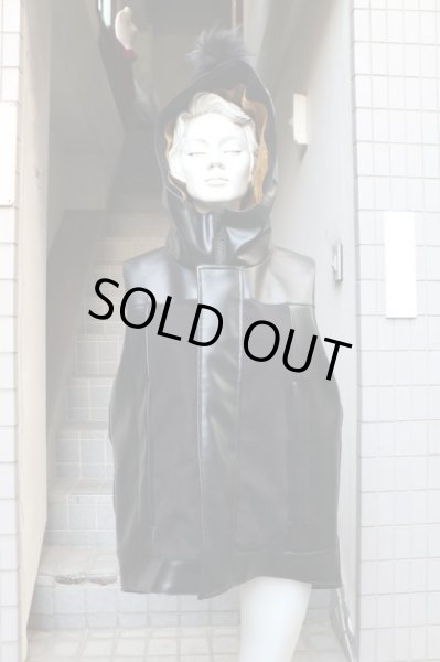 画像7: 【MUZE ミューズ】モヒカンフードハイネックベスト型ブルゾン BLACK (7)