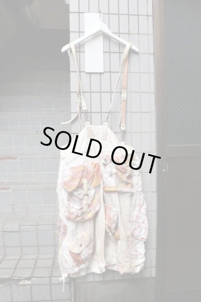 画像2: 【NOZOMI ISHIGURO Haute Couture ノゾミイシグロ オートクチュール】サスペンダー付き総柄デザインワイドクロップドパンツ (2)