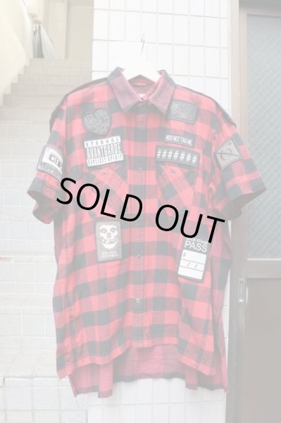 画像3: 【Maison MIHARA YASUHIRO メゾン ミハラヤスヒロ】パッチ装飾半袖ビッグネルシャツ RED×BLACK (3)