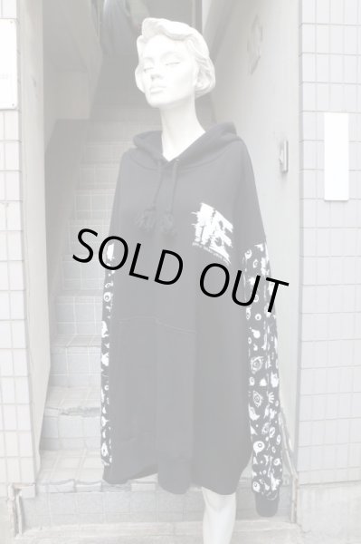 画像8: 【M:E エムイー】グラフィックプリントビッグプルオーバースウェットパーカー ブラック (8)