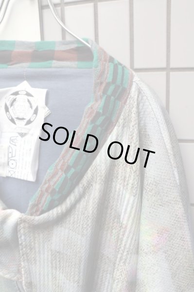 画像4: 【bodysong ボディーソング】コモンスリーブグラフィック柄ボンバーブルゾン (4)