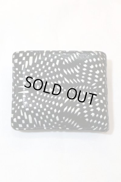 画像2: 【GARETH PUGH ガレスピュー】ジオメトリック柄レザー折り財布 (2)