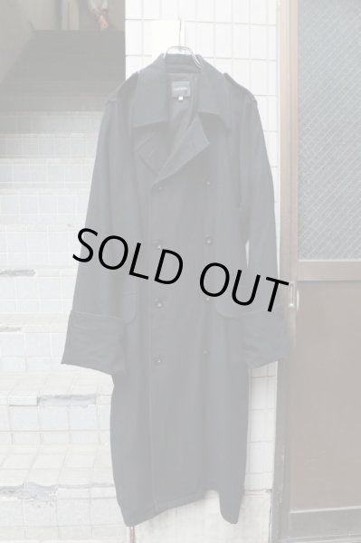 画像2: 【LAITINEN ライティネン】グラフィックバックプリントウール地トレンチコート (2)