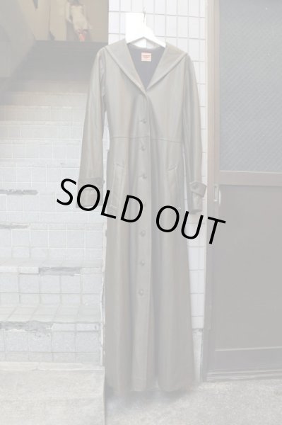 画像4: 【GROWING PAINS グローイングペインズ】ケープ付きFレザーセーラーワンピースコート (4)