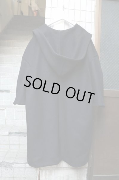 画像2: 【COMME des GARCONS COMME des GARCONS  コムコム】メルトンウール地ポンチョ風デザインフードコート (2)