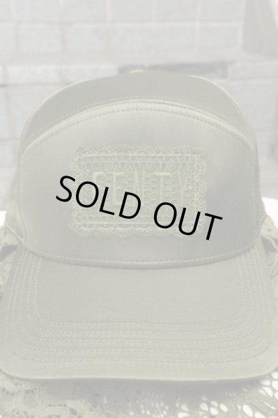 画像4: 【FENTY PUMA by Rihanna フェンティプーマバイリアーナ】レース地フェイスカバーキャップ (4)