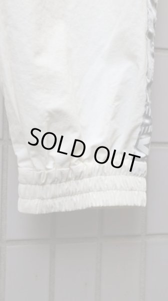 画像4: 【AVALONE アヴァロン】 ナイロン地サイドラインジョガーパンツ (4)