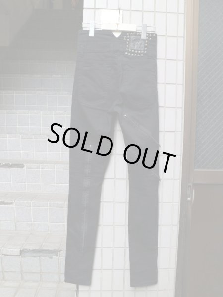 画像2: 【CHEAP MONDAY チープマンデー】 スタッズ装飾ハイウエストスキニーパンツ (2)
