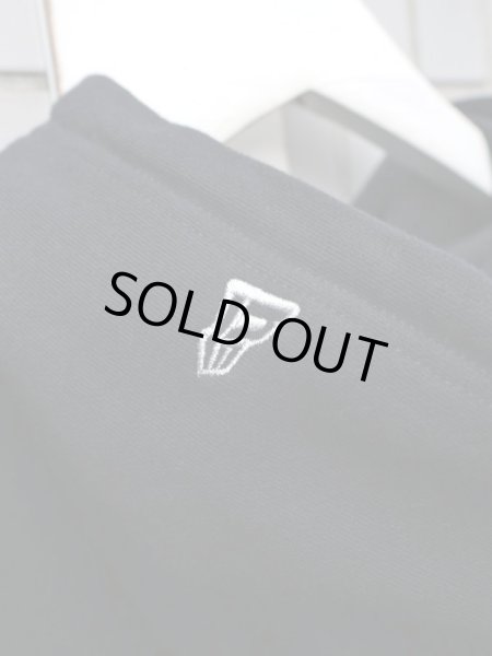 画像4: 【Yohji Yamamoto POUR HOMME × NEW ERA ヨウジヤマモトプールオム ニューエラ】 ロゴ刺繍プルオーバースウェットパーカー (4)