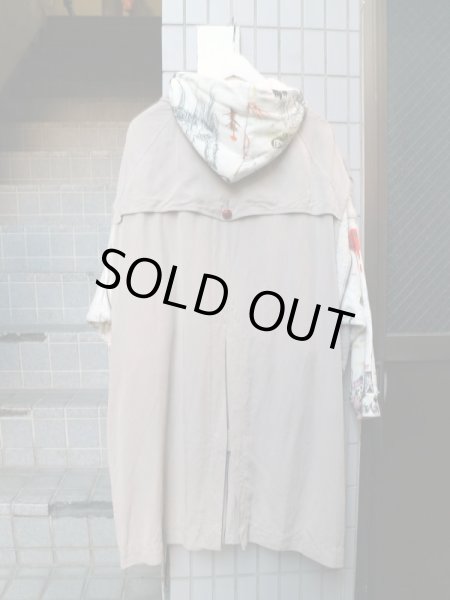 画像2: 【HIRO × YEAH RIGHT ヒロ イェーライト】 モンスター柄パーカードッキングデザインコート (2)