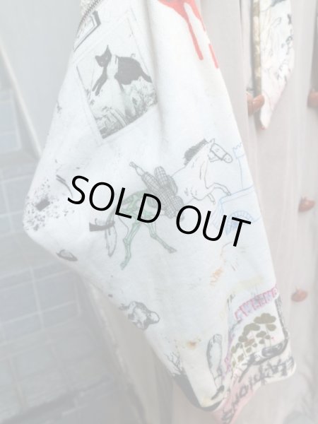 画像4: 【HIRO × YEAH RIGHT ヒロ イェーライト】 モンスター柄パーカードッキングデザインコート (4)