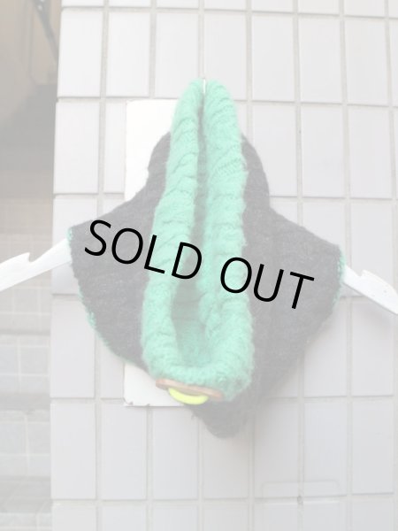 画像2: 【STOF ストフ】 ブラック×ネオングリーンニットスヌード (2)