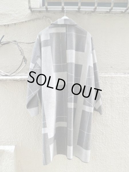 画像2: 【my beautiful landlet  マイビューティフルランドレット】幾何学柄フェルトウール地コート (2)