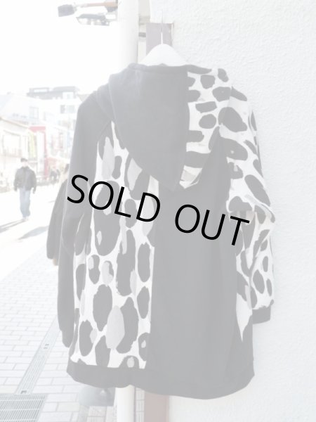 画像2: 【ha za ma any(|)any はざま エニーエニー】柄切替アシンメトリースウェットパーカー (2)