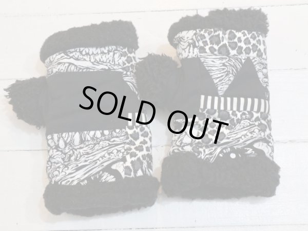 画像2: 【MAMEDENQ × M:E マメデンキュウ エムイー】コラボ グラフィック柄グローブ 手袋 (2)