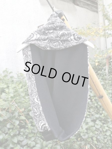 画像2: 【M:E エムイー】ジッパー付きグラフィック柄スヌード (2)