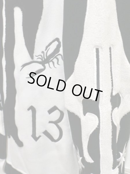 画像5: 【KTZ ケーティーゼット】モノトーン切替パッチ＆刺繍スウェットパーカー (5)