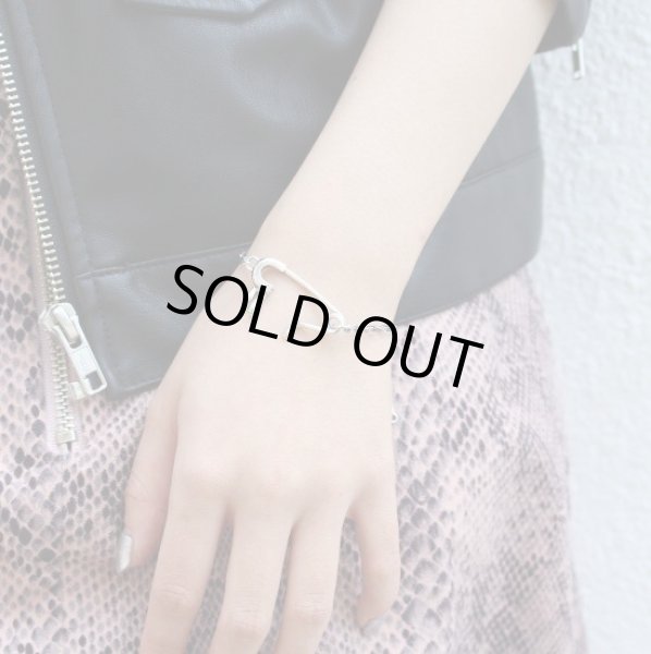 画像4: 【ALICE BLACK アリスブラック】DARIA 安全ピンブレスレット (4)