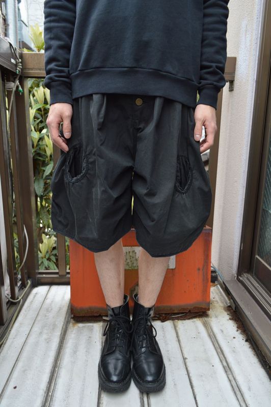 Nemeth ネメス 黒バルーンショートパンツ